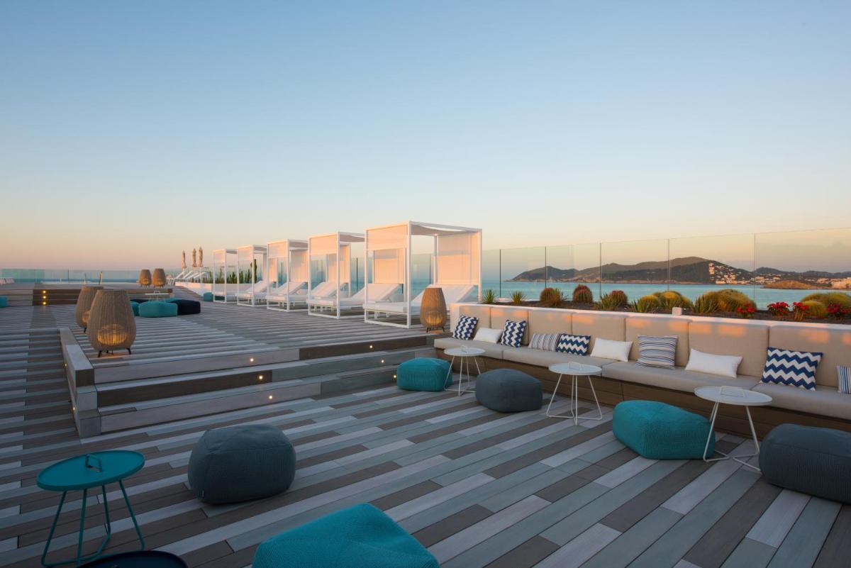 Zona de estar de Iberostar Selection Santa Eulalia Adults-Only Ibiza