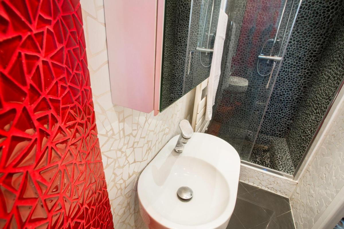 Luxury Apartment in Paris Center - Louvre Museum - Housity