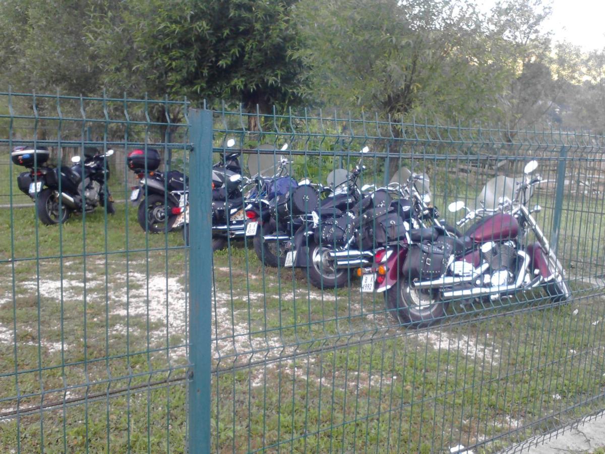 Pensiunea D O R U Arges - Housity