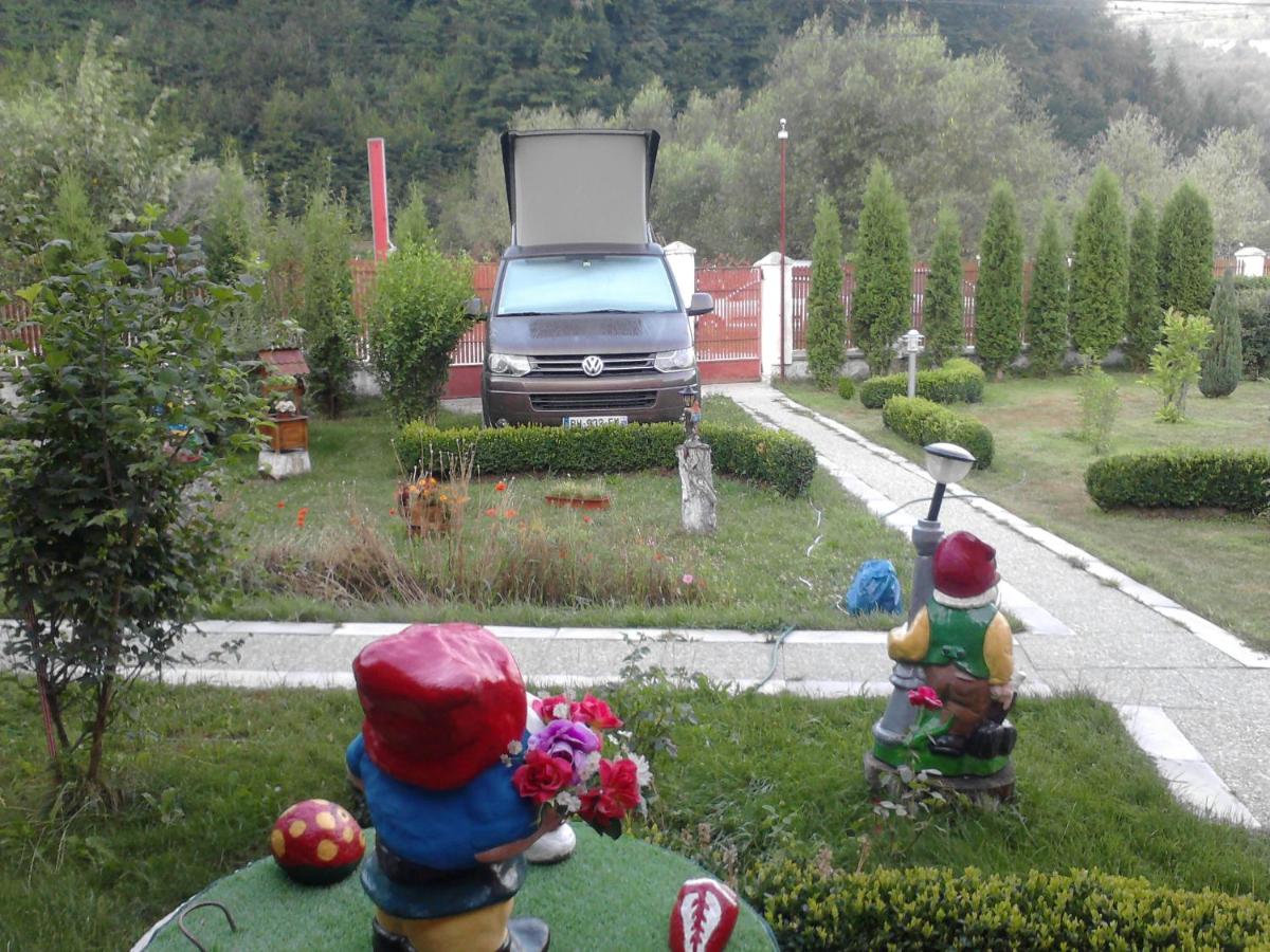 Pensiunea D O R U Arges - Housity