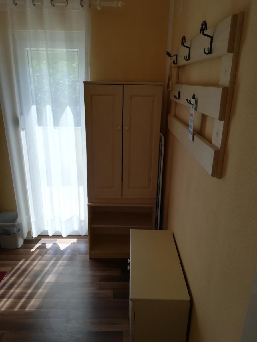 Cinema House Single & Double Rooms & Studio Apartments - Housity