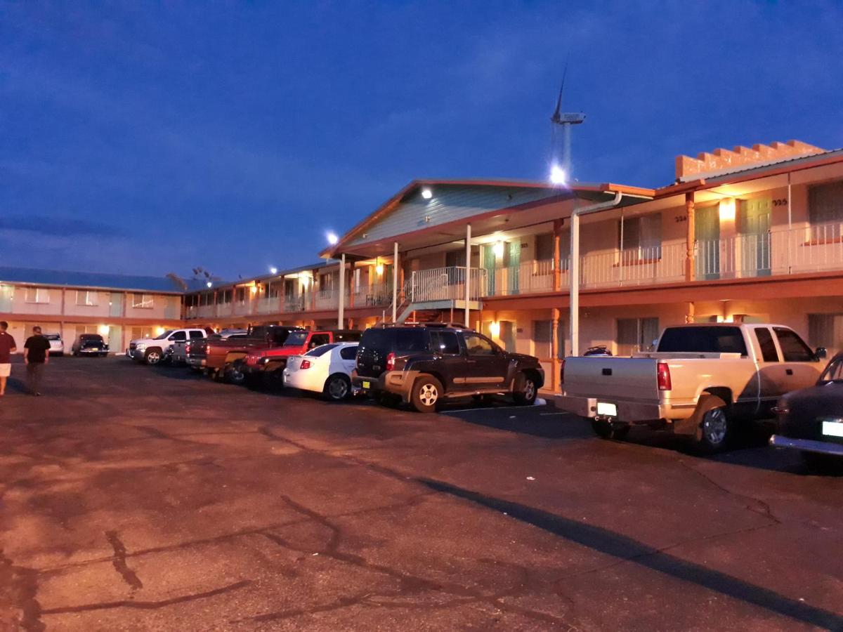 Tristar Inn Xpress - Housity