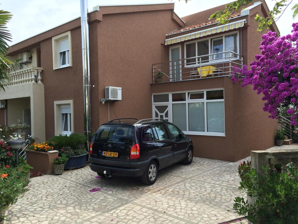 Apartments Knežević - Housity