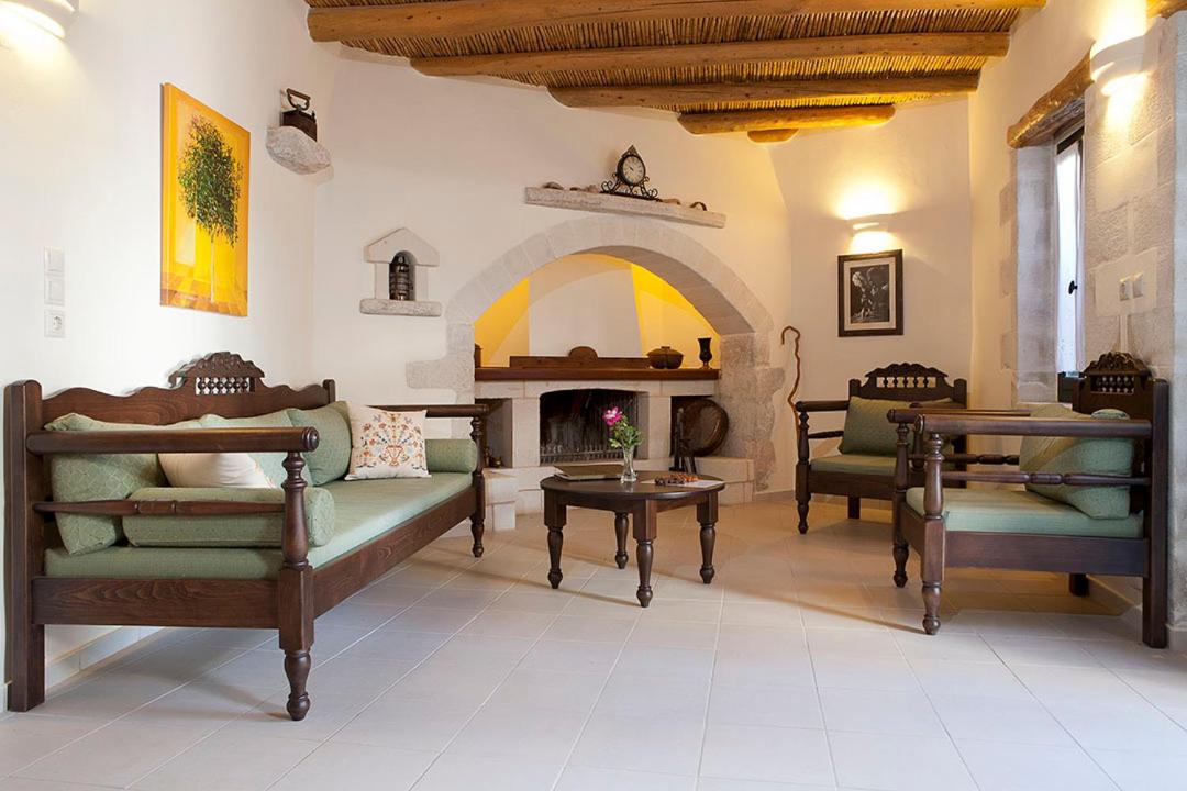 Kastellos Traditional Houses - Housity