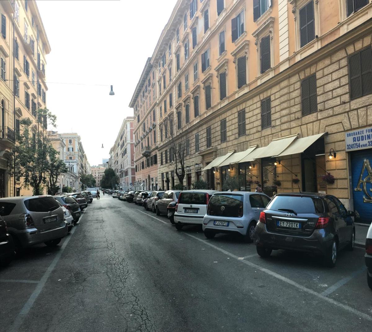 MiRhome Guest House - Housity