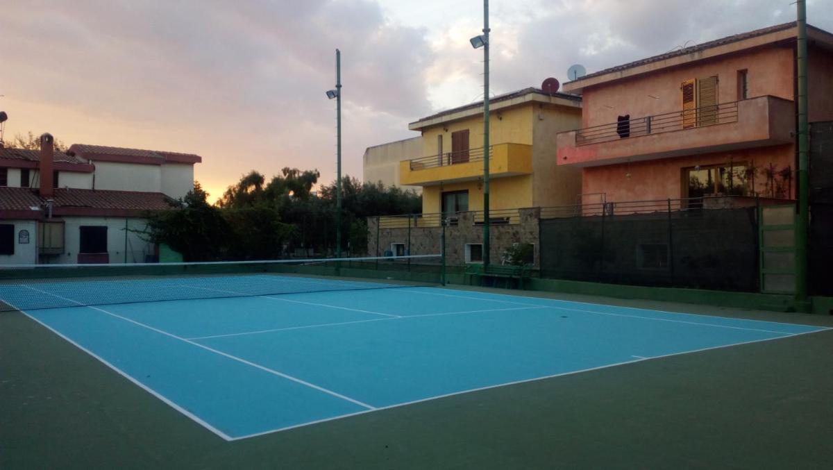 Alex House - Housity