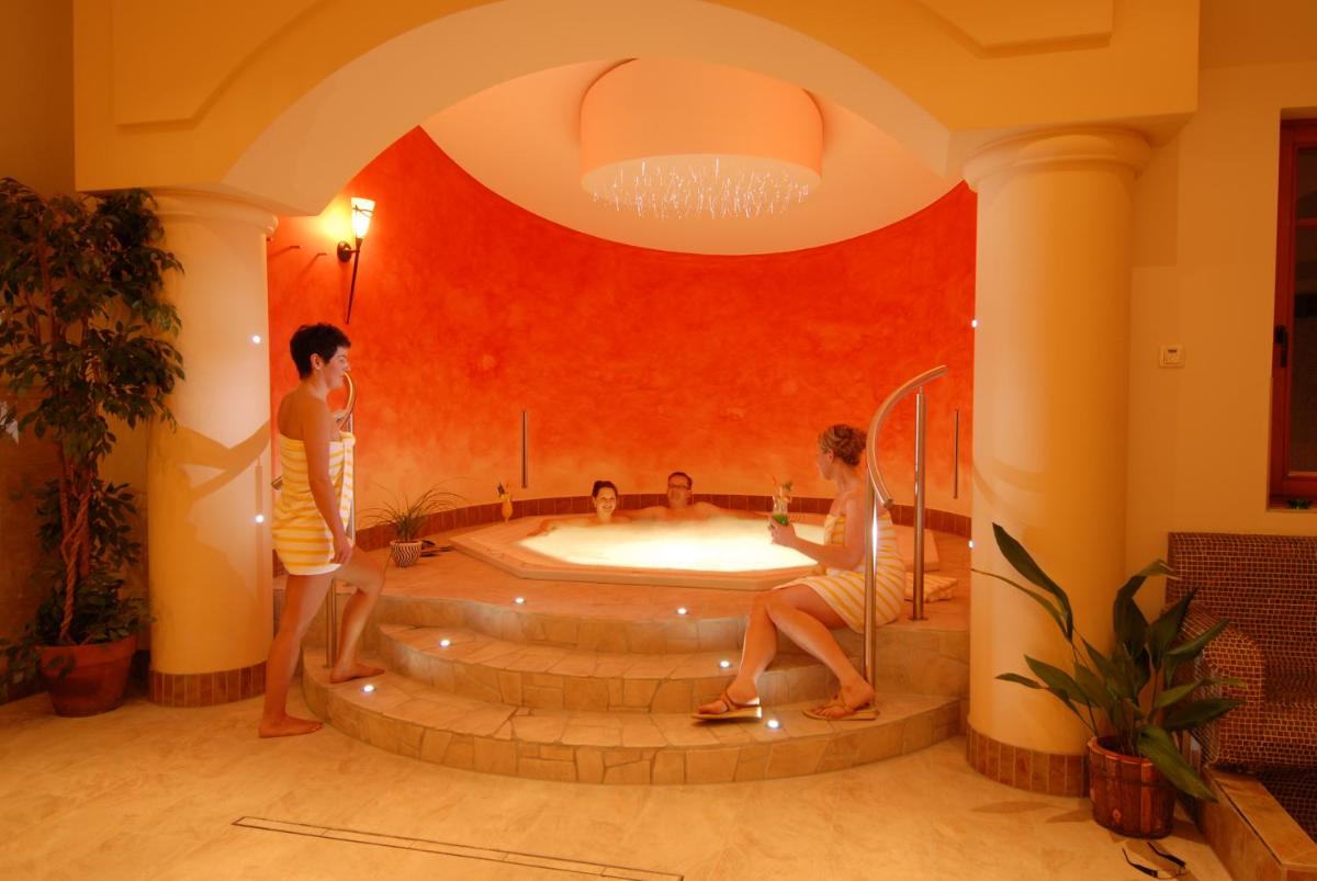 Hotel im Ferienpark Retgendorf - Housity