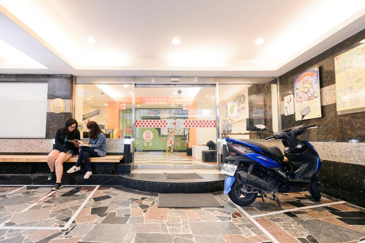 Persimmon Hotel - Housity