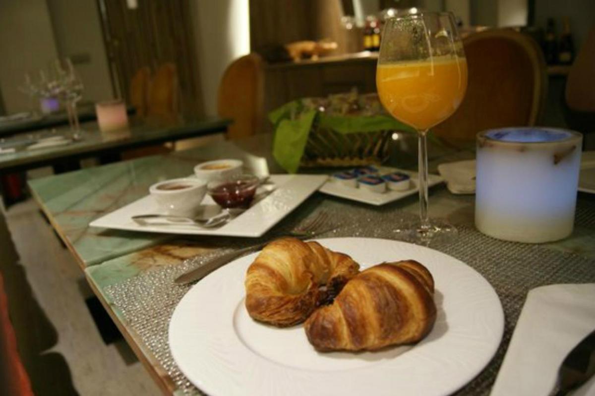 Comida en o cerca de este hotel