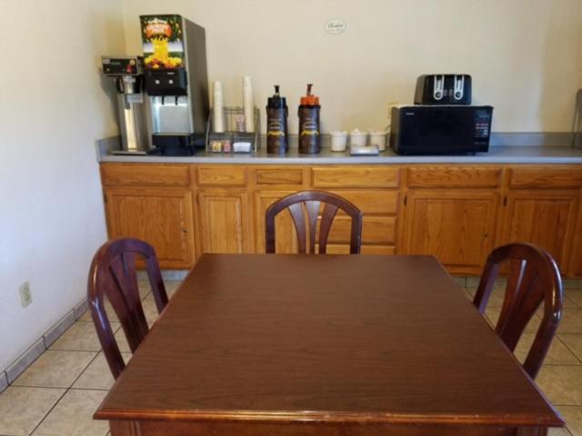 Knights Inn Franklin - Housity