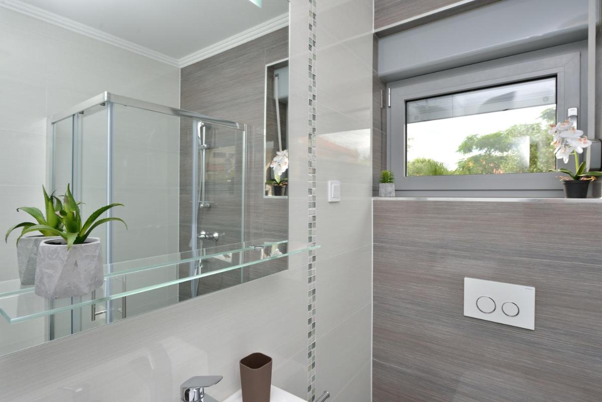 Apartments Sun Resort Nikolina - Housity