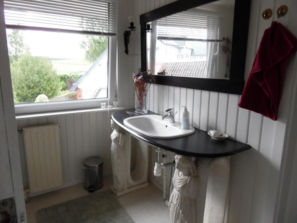 Bel Zoe - Housity