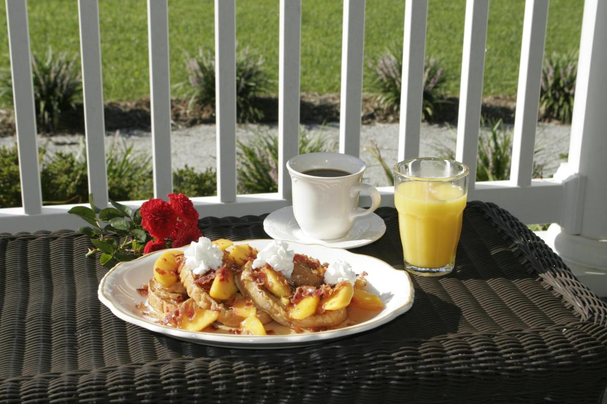 Seven Oaks Bed & Breakfast - Housity