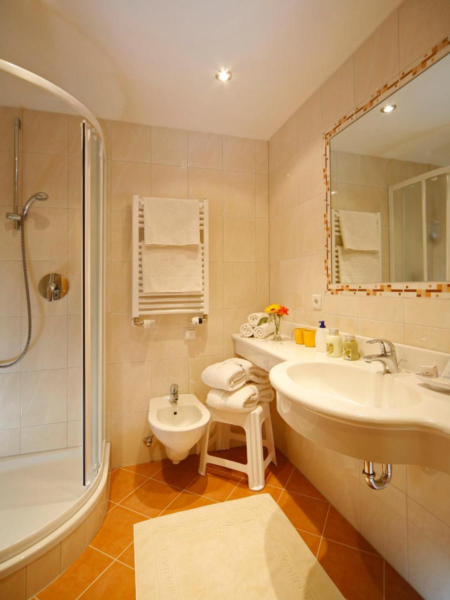 Hotel Kranebitt - Housity