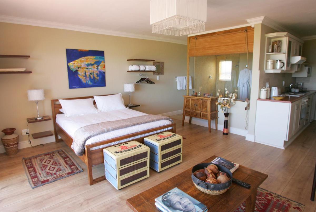 Dolphin Inn Guesthouse - Housity