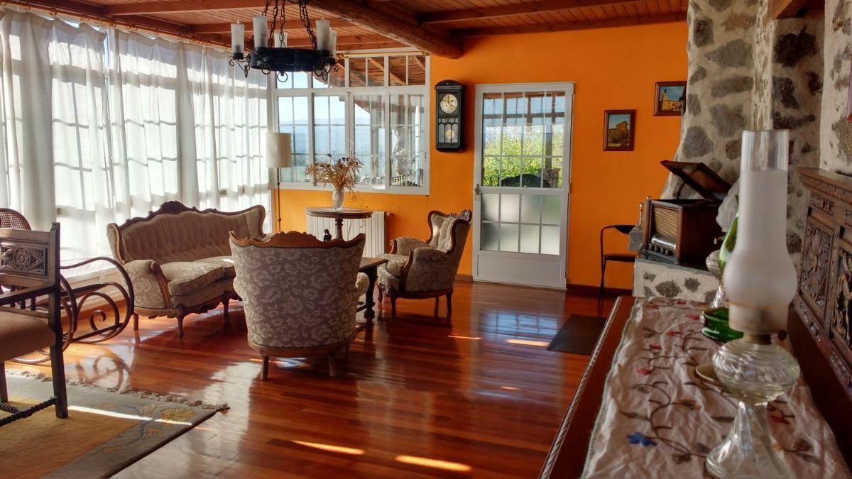 Casa dos Muros turismo rural y actividades en la Ribeira Sacra - Housity