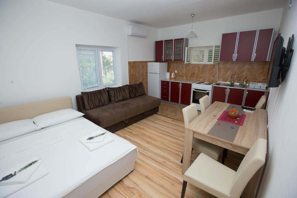 Apartment Ivana - Housity