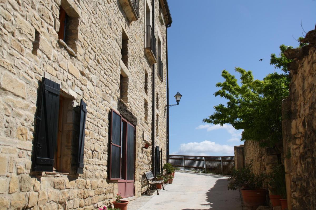 Les Cavallerisses - Housity