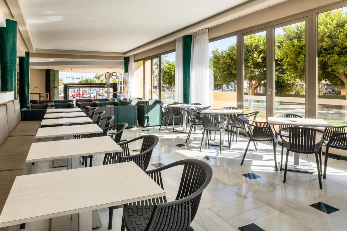 Un restaurante o sitio para comer en BQ Andalucia Beach Hotel