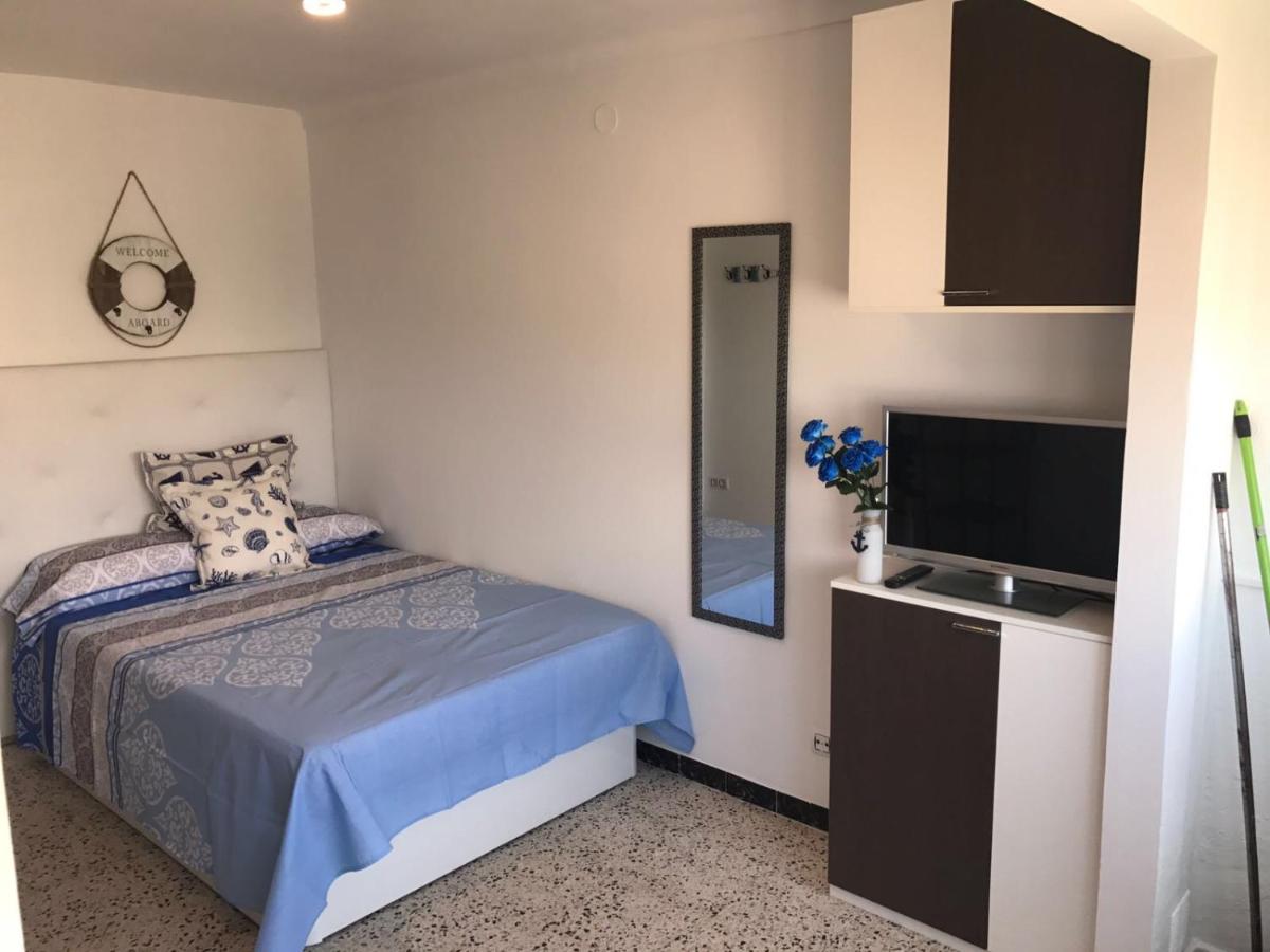 Berni's House Empuriabrava - Housity