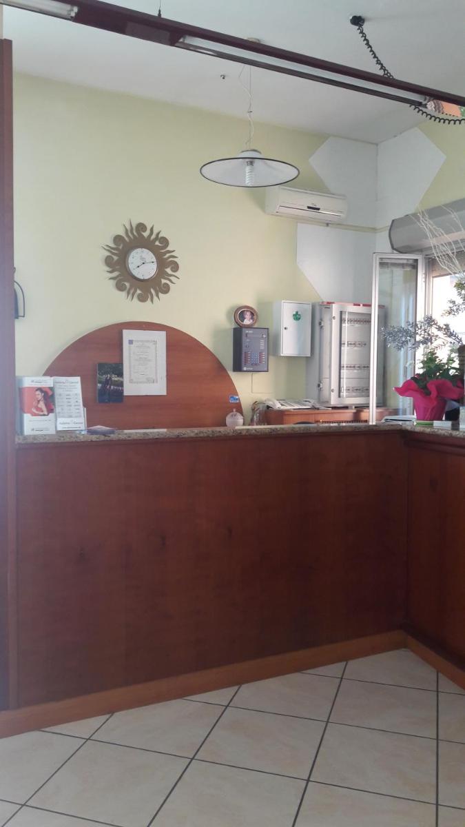 Hotel Parigi - Housity