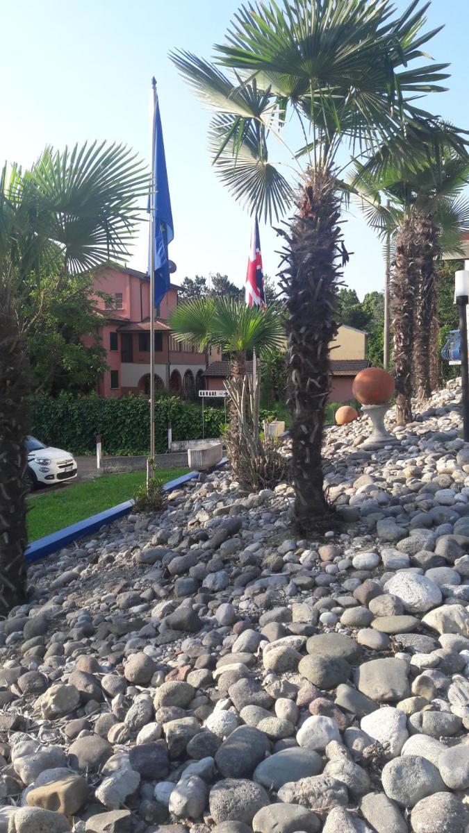 Hotel Parigi - Housity