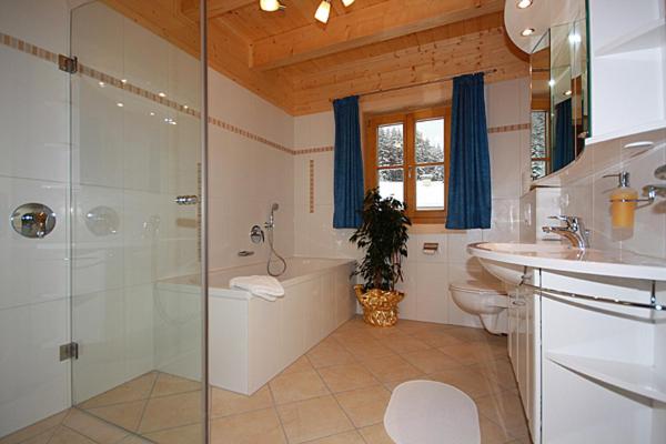 Harrys Hütte - Housity