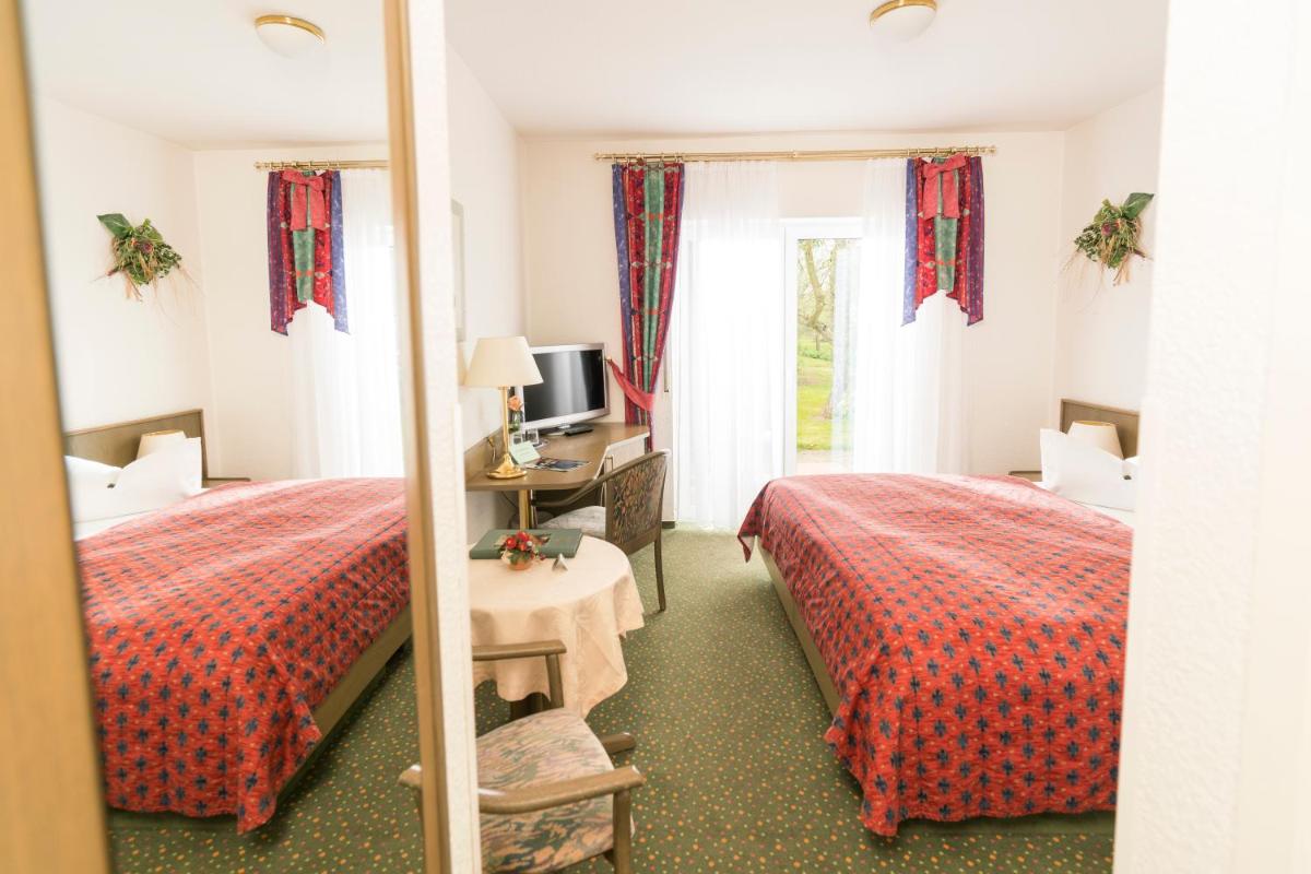 Das FRITZ Hotel Schwerin schöne Lage im Grünen mit regionaler Küche kostenfreien Parkplätzen und E Ladestation - Hizvo