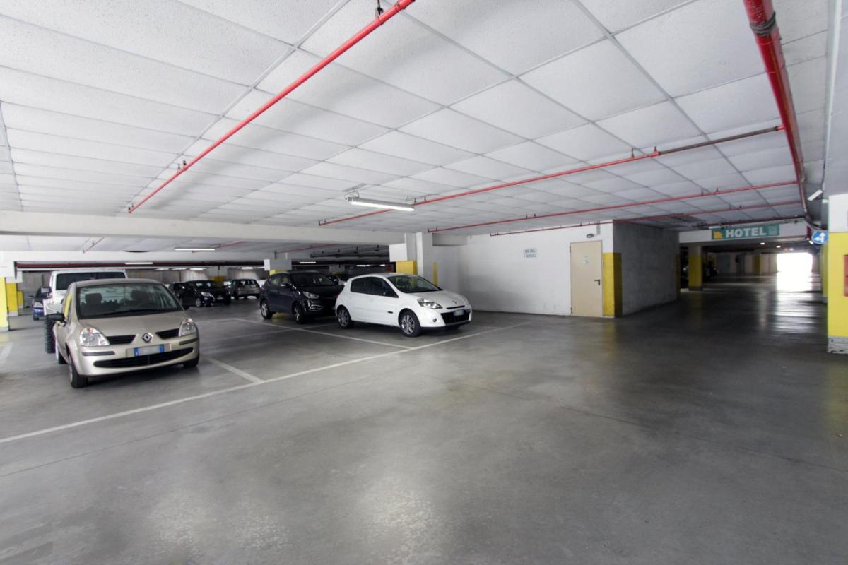 Hotel Europa - Housity
