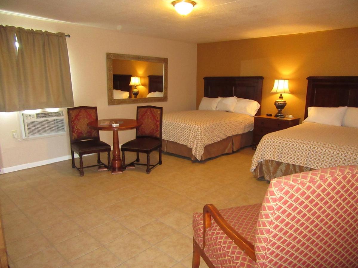 El Patio Inn - Housity