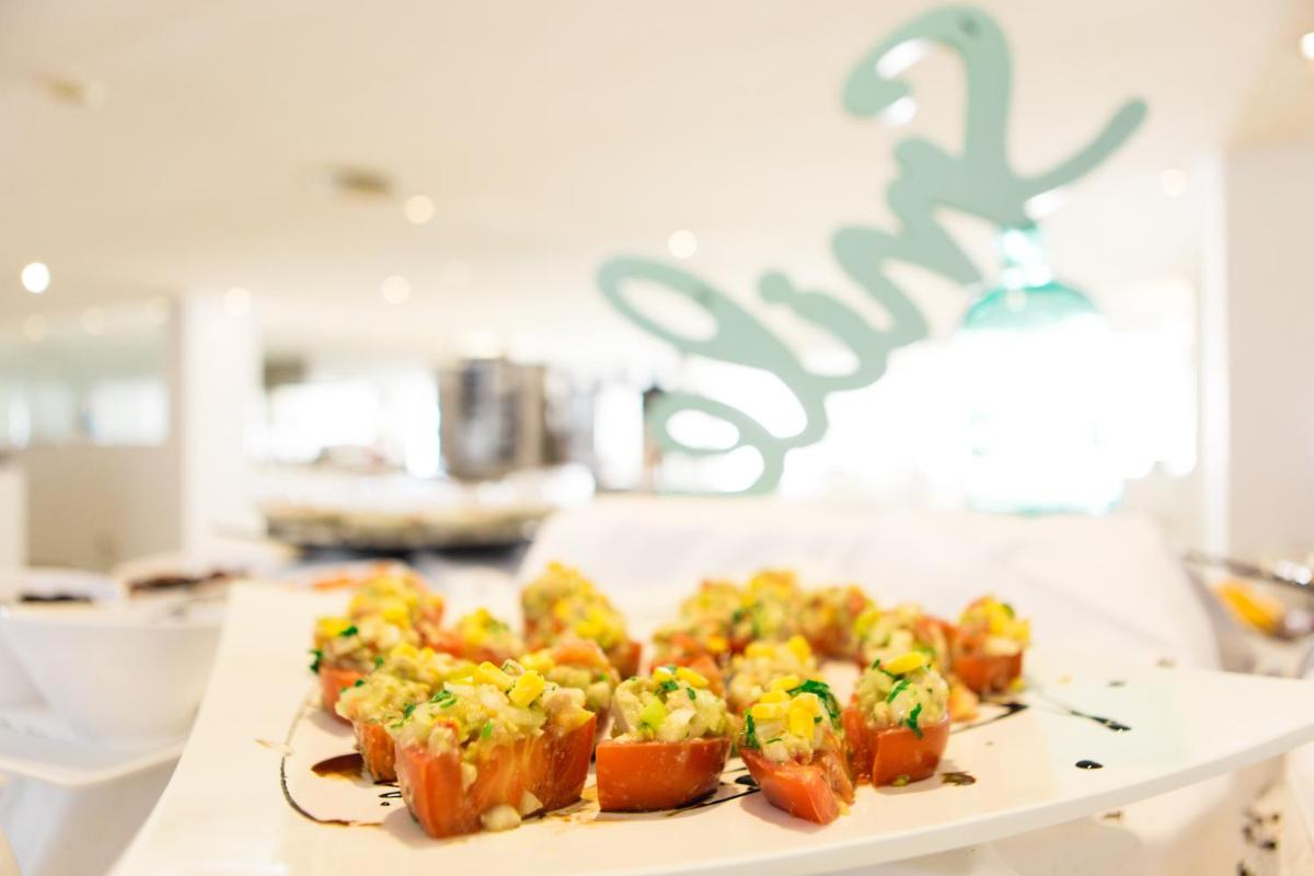 Comida en o cerca de este hotel