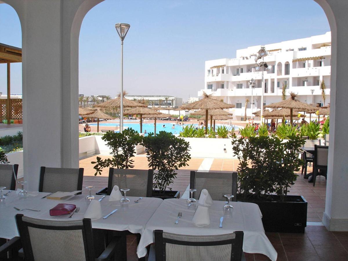 Piscina en o cerca de Ohtels Cabogata