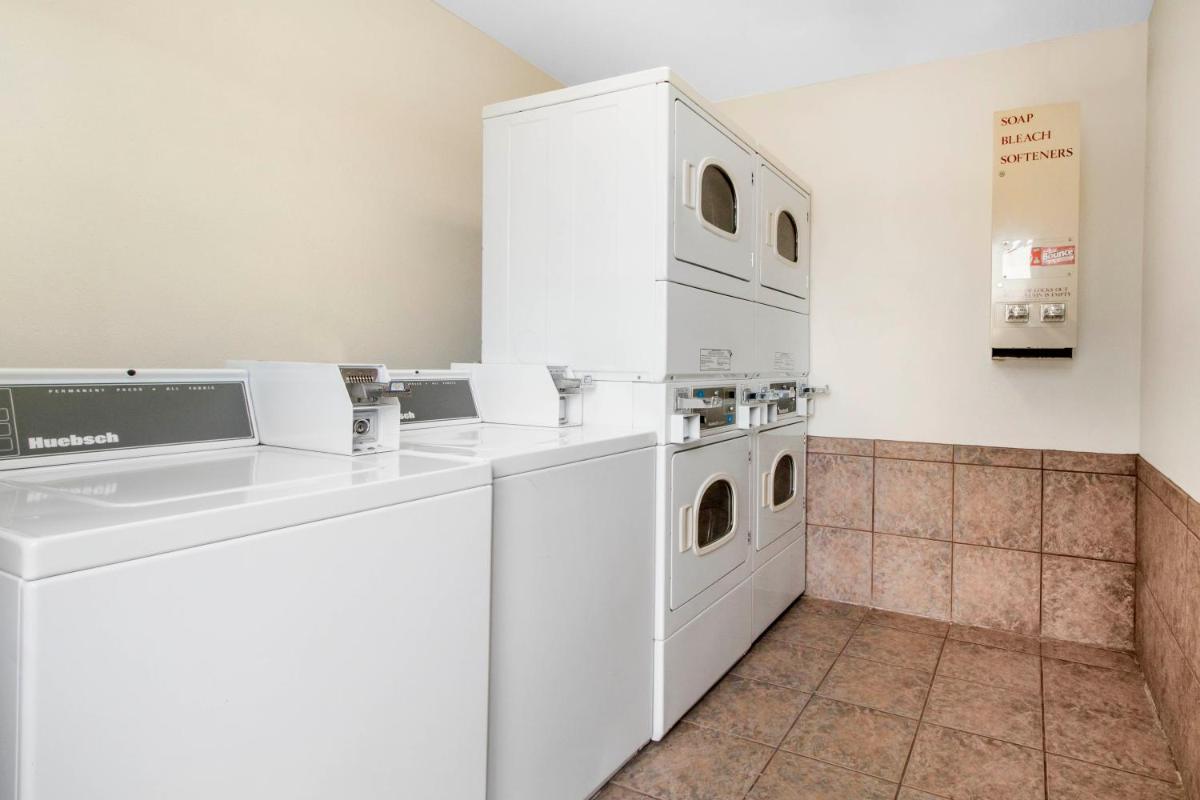 Anchor Beach Inn - Housity
