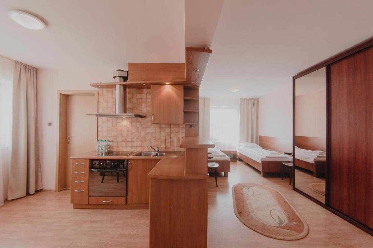 Hotel Cesarski - Kaiserhof - Hizvo