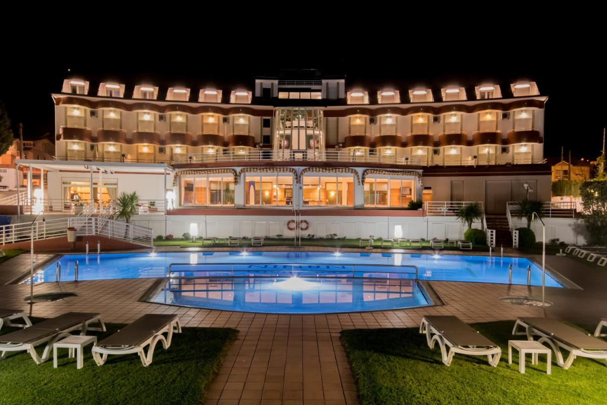 Piscina en o cerca de Hotel Spa Nanin Playa