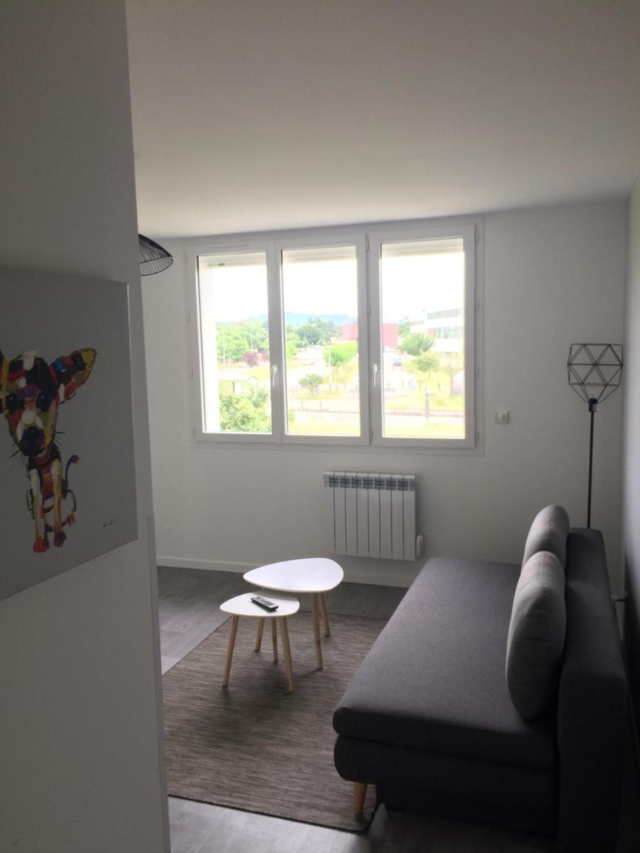 Résidence La Casa - Studio et T2 Meublés - face à l'Enap - Housity