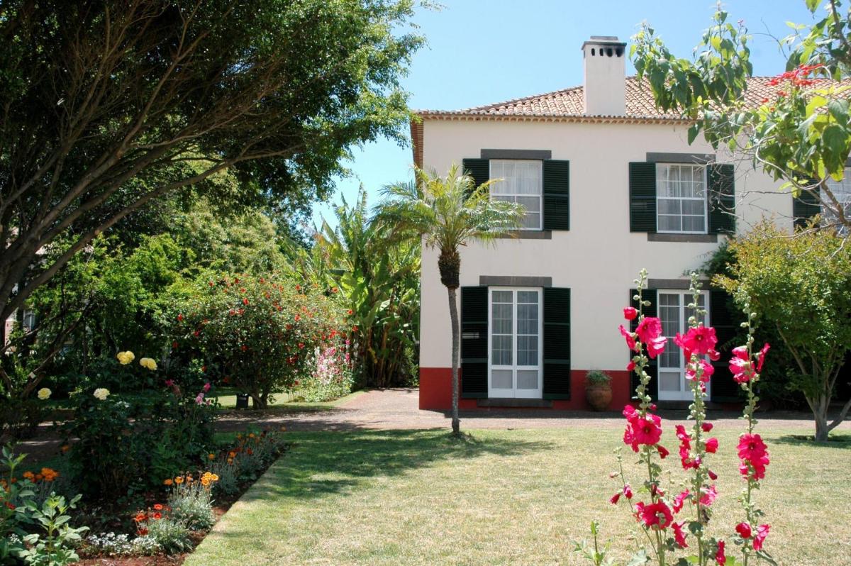 Um jardim no exterior de Quinta da Bela Vista