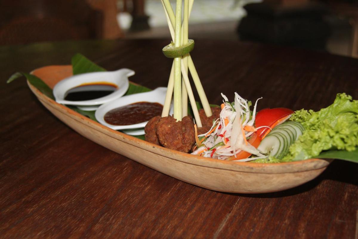 Omah Sinten Heritage Hotel & Resto - Housity
