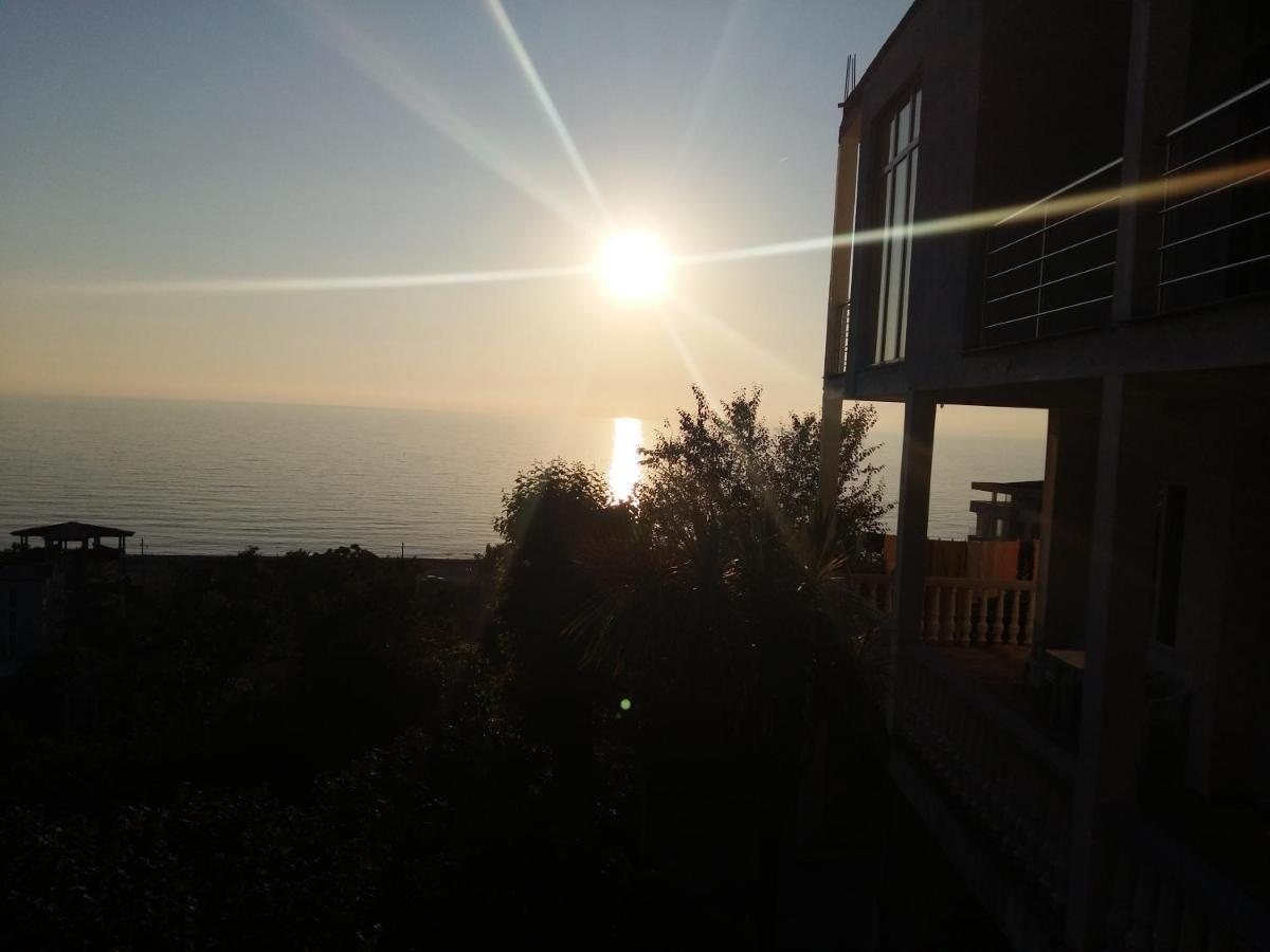 Temo's guest house in Kvariati - Housity