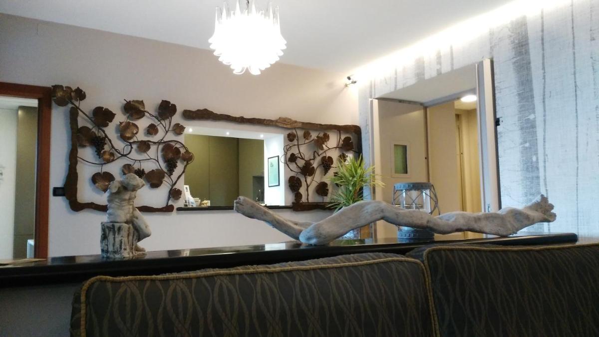 Albergo Suisse Bellevue - Housity