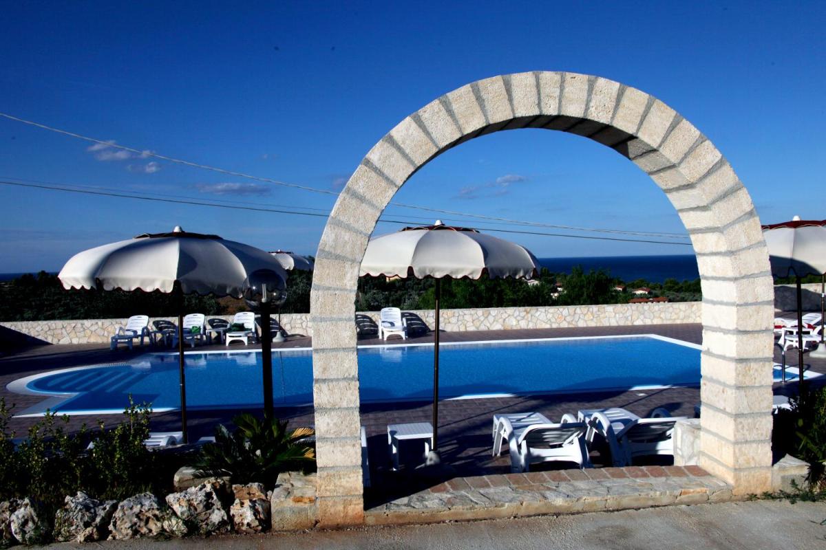 Villa Hibiscus - Housity