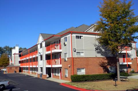 Stay Inn & Suites - Stockbridge - Housity