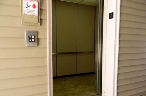 Stay Inn & Suites - Stockbridge - Housity