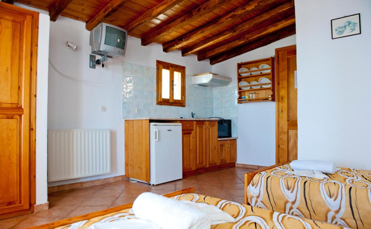 Camelia studios Skiathos Town - Hizvo