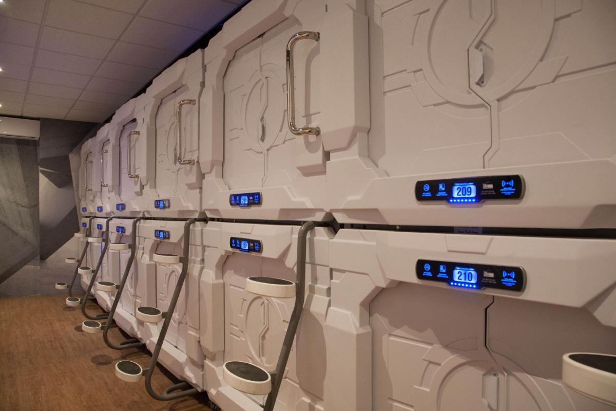Izzzleep Aeropuerto Terminal 1 - Housity