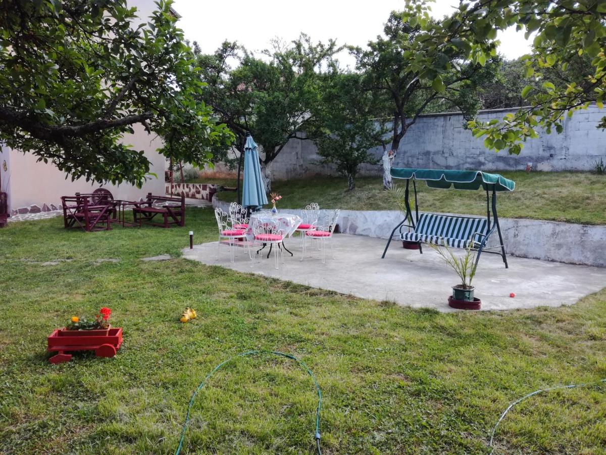 Hadjibulevata Guest House - Housity