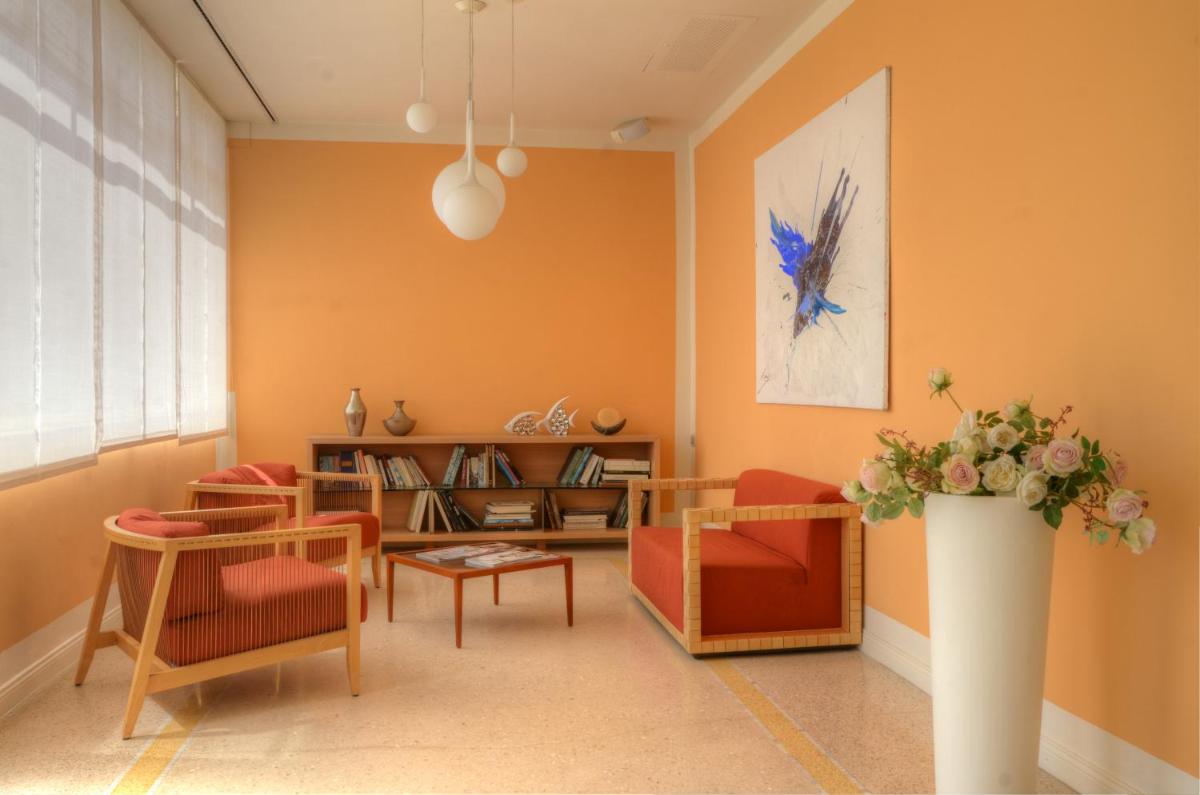 Hotel De La Plage - Housity