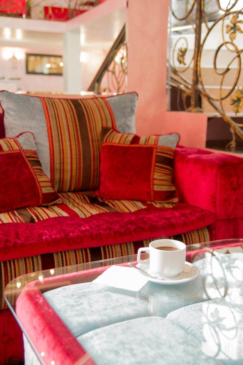 Viktoria Hotel - Housity