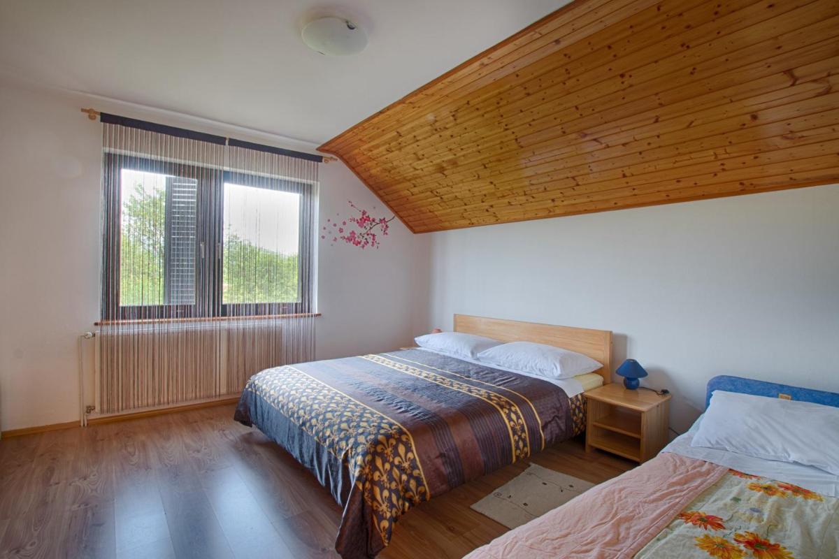 Apartments Božić - Housity