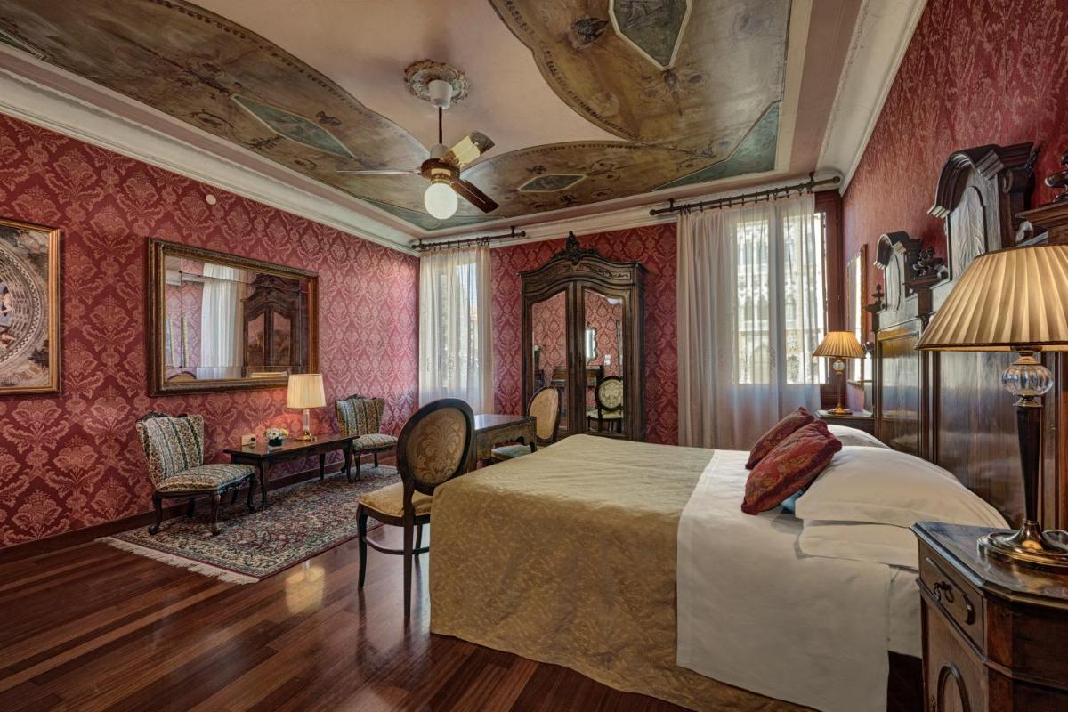 Hotel Galleria - Housity